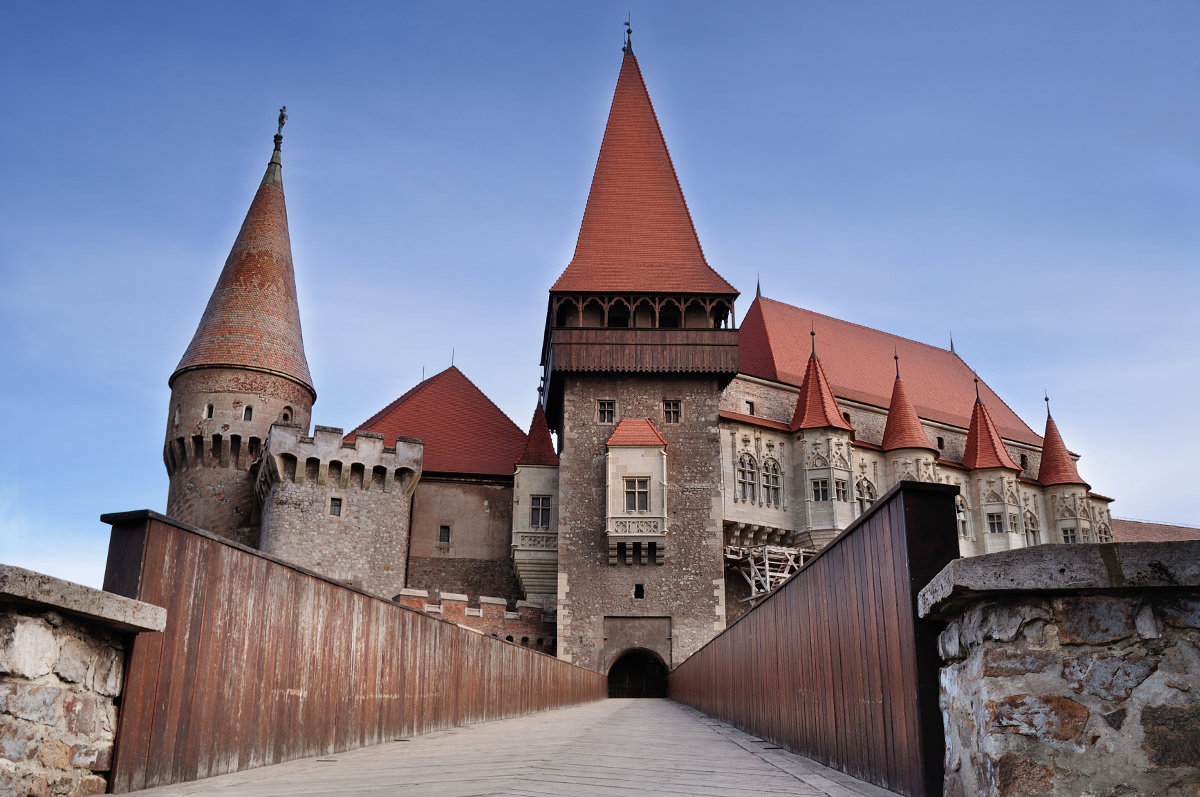 замок хунедоара румыния фото