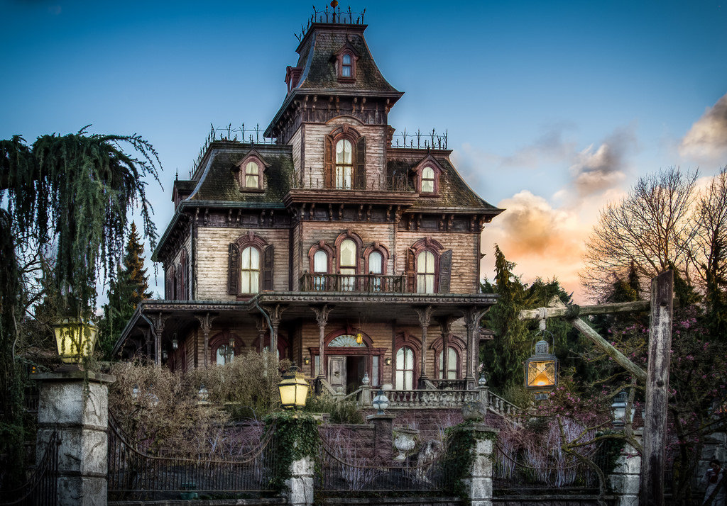 phantom manor диснейленд фото