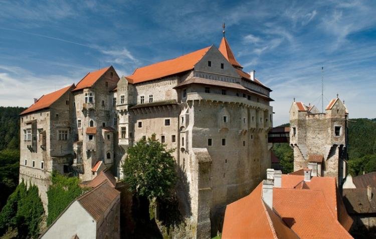 замок пернштейн чехия фото