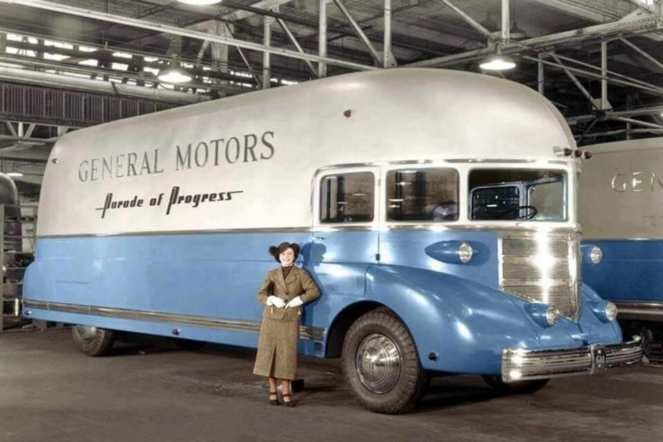 general motors futurliner bus фото