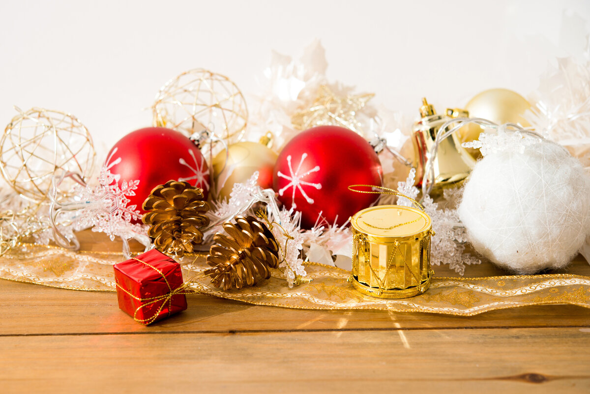 merry christmas игрушки золотые фото
