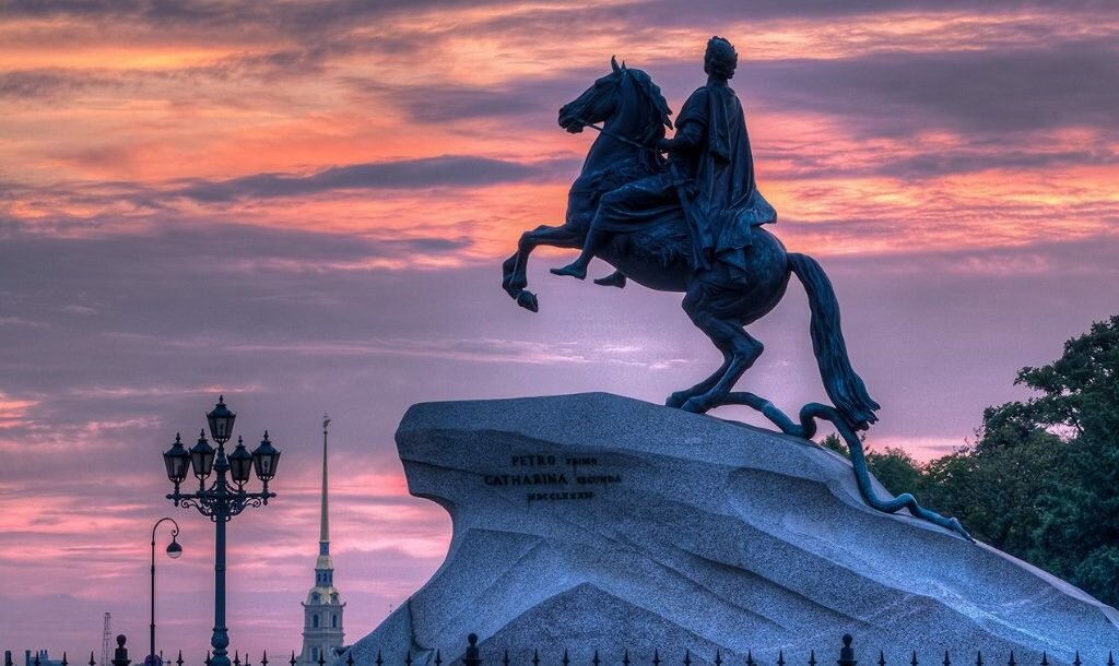 медный всадник памятник в санкт петербурге фото