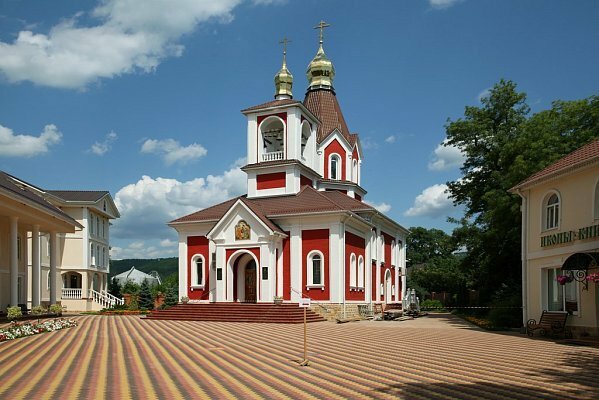 храм сергия радонежского дивноморское фото