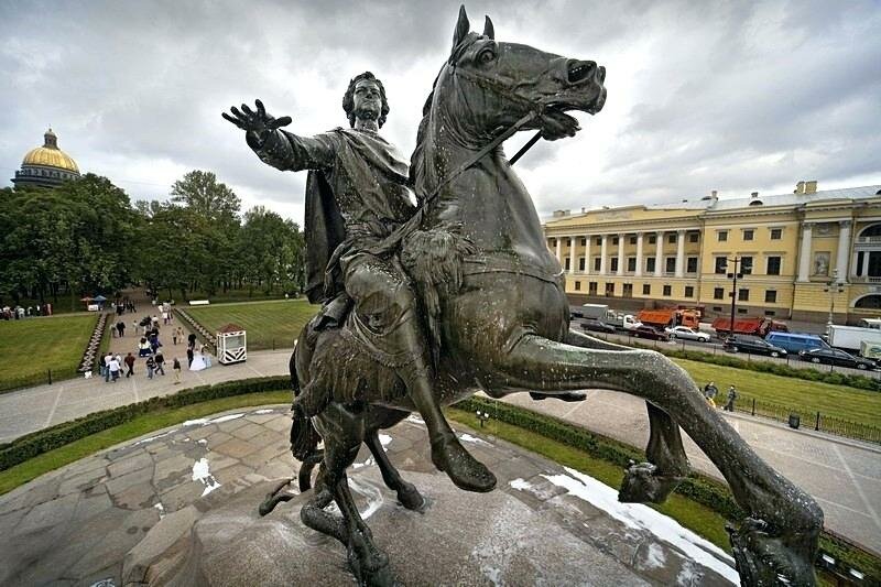 медный всадник памятник в санкт петербурге фото