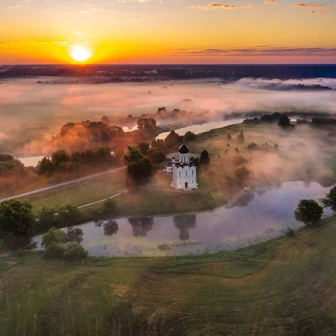 храм покрова на нерли рассвет фото