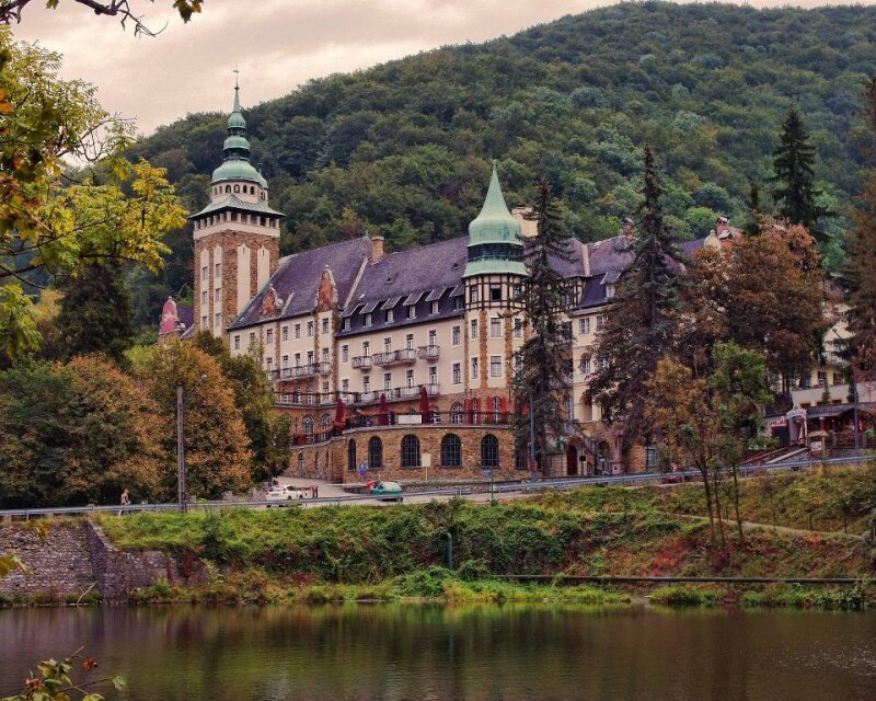 замок лиллафюред в венгрии фото