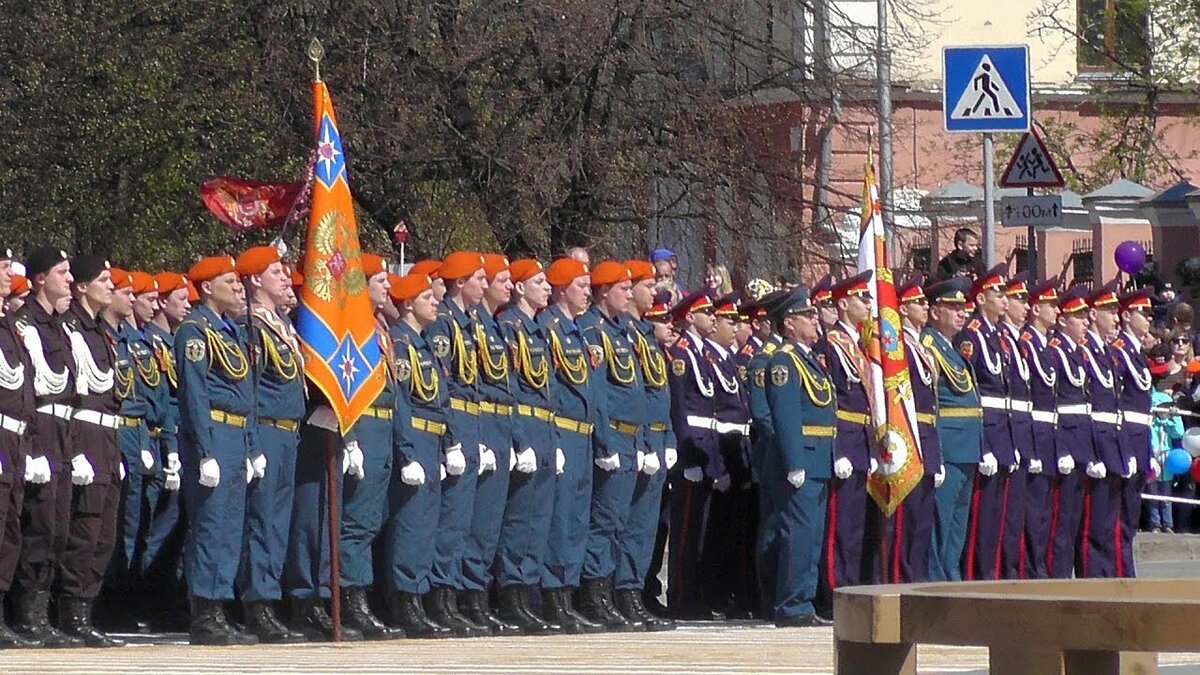 мчс на параде победы фото