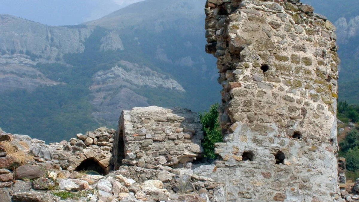 крепость алустон крым фото
