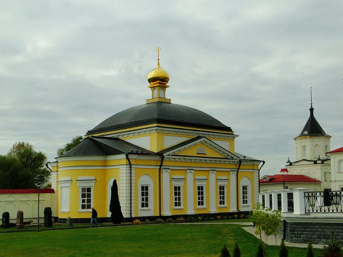 троице-варницкий монастырь. трапезная церковь введения во храм пресвятой богородицы фото