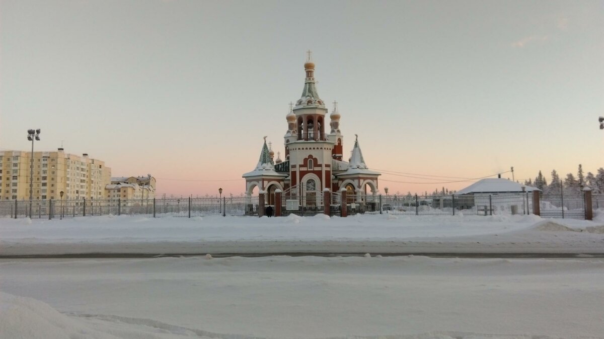 храм воскресения христова усинск фото