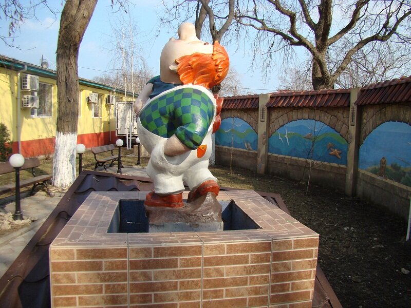 памятник карлсону в одессе фото