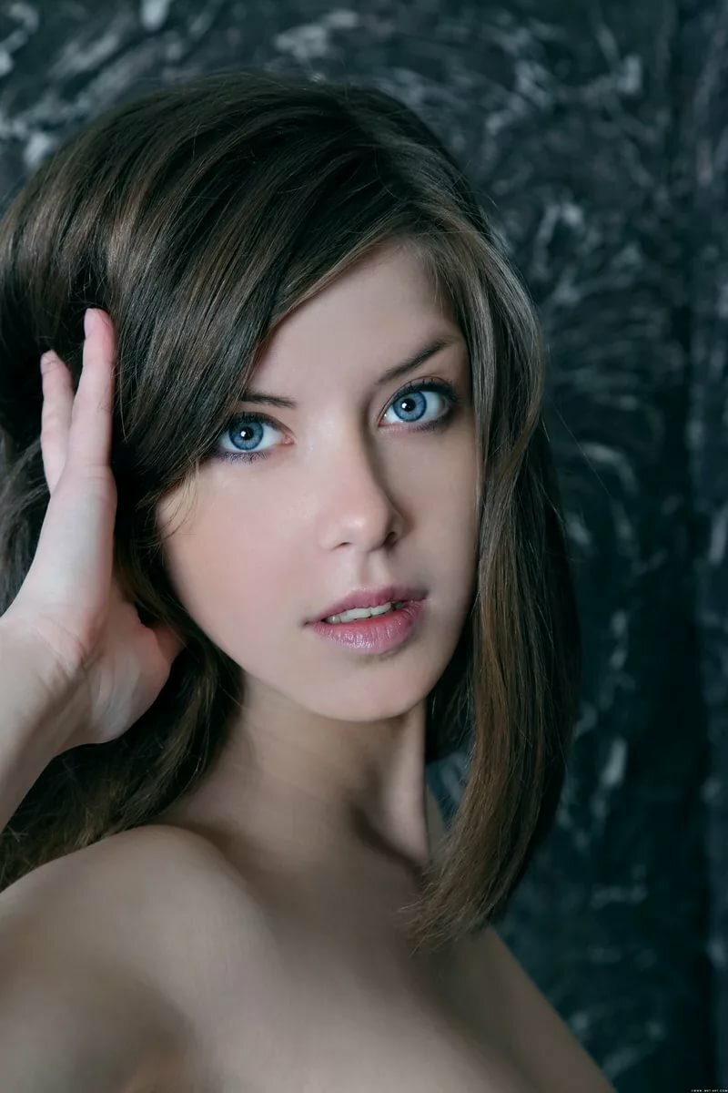 sisters-fucking-blue-eyed-teen-girl