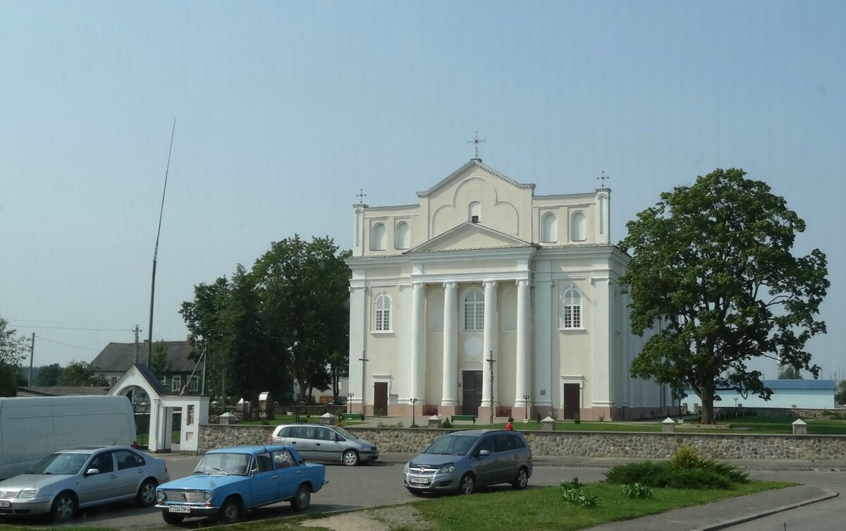 островец костел фото