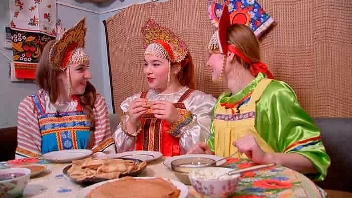 Масленица 2023: гадания по блинам, на сон