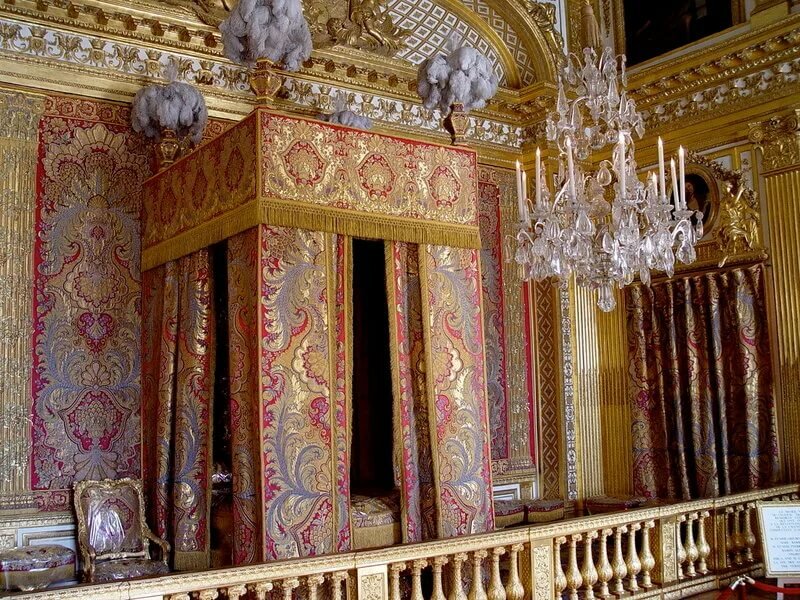 спальня людовика 14 в версале фото