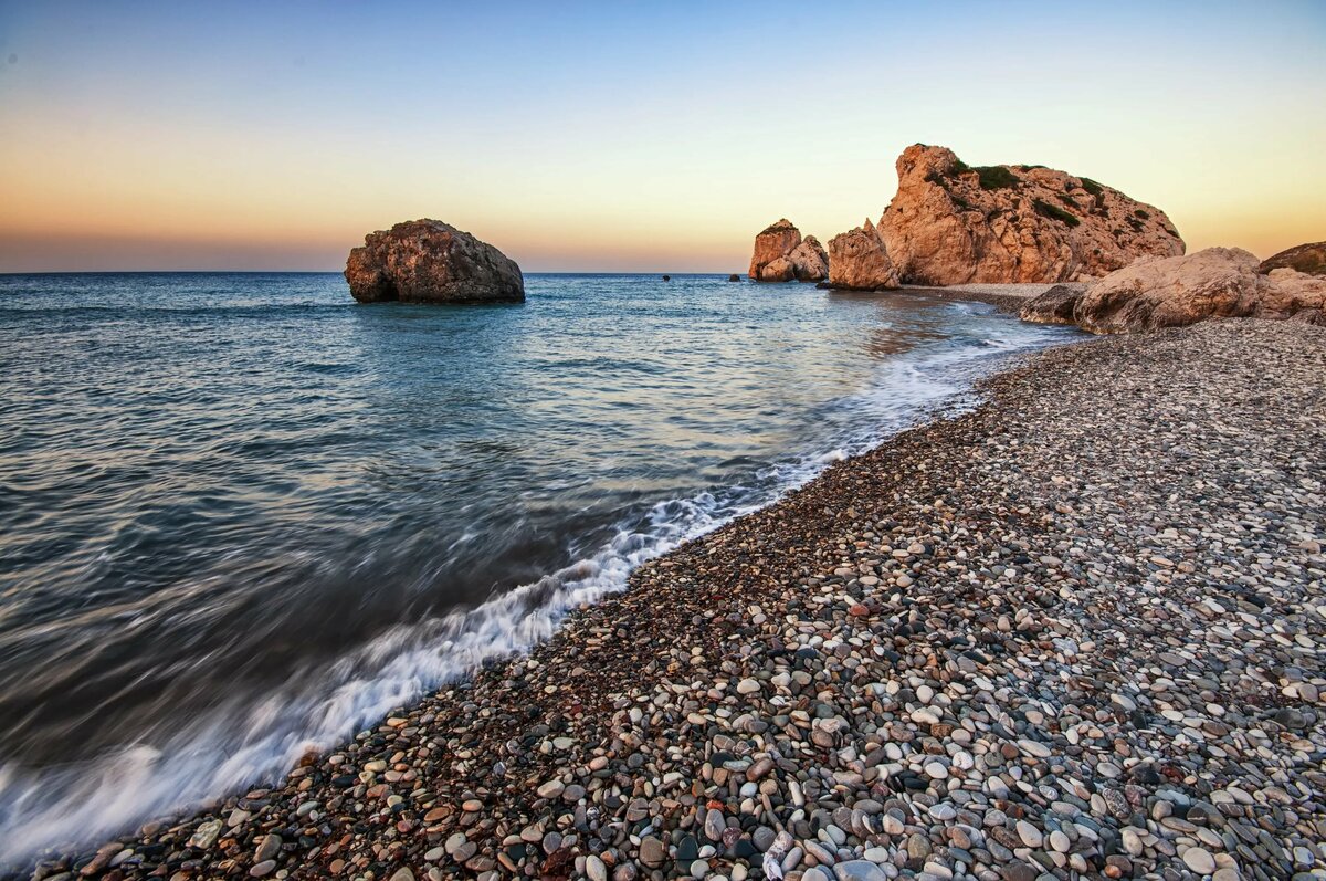 каменистый пляж чёрное море фото