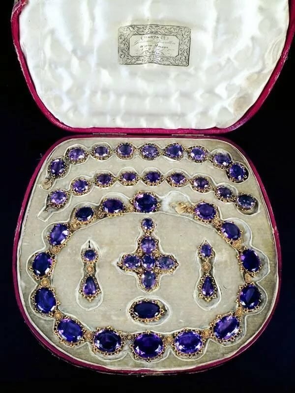 An early 19th century gold and amethyst parure, circa 1820,