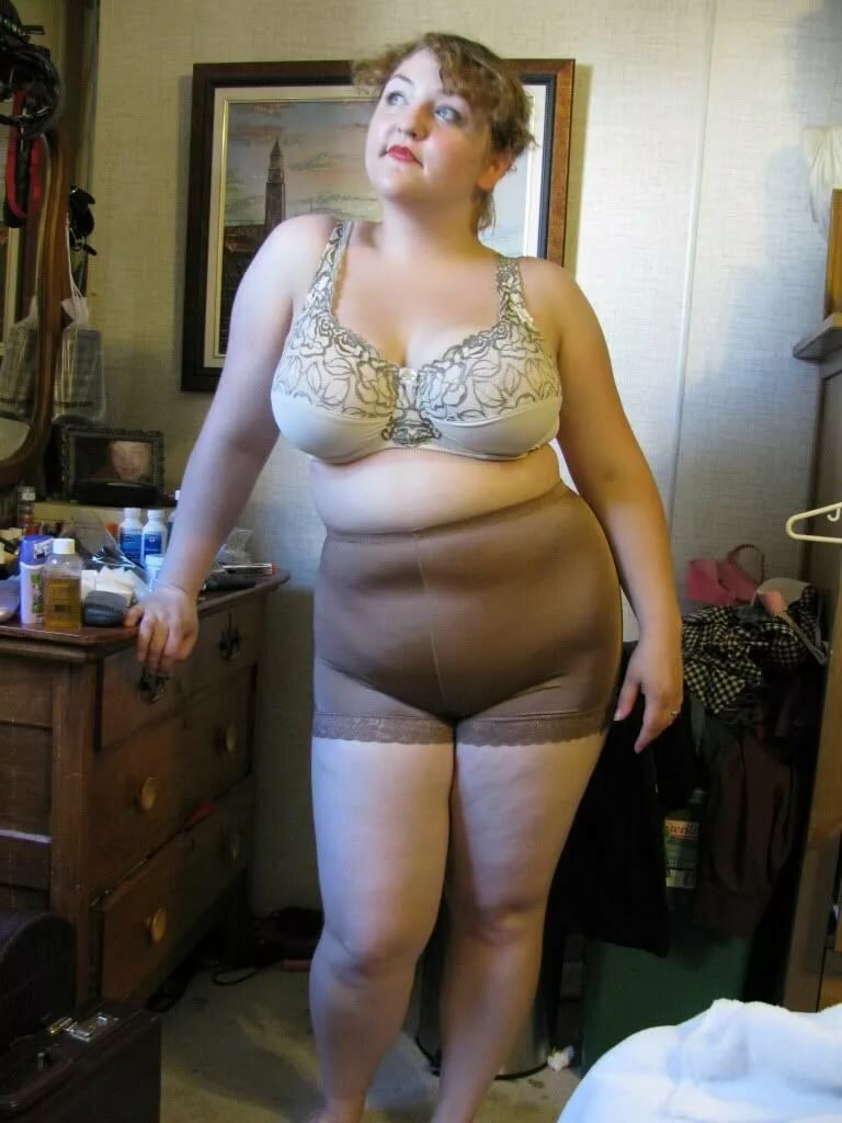 hochu-polnuyu-babenku-goluyu-fotki-porno-rizhaya-model