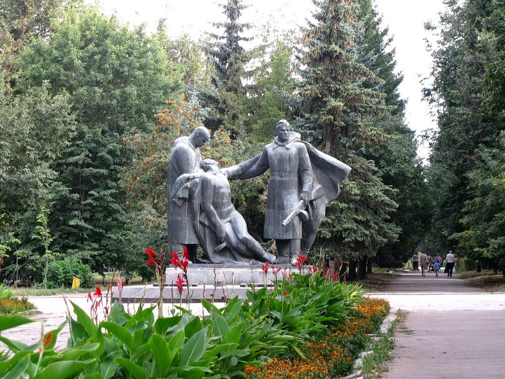 монумент вечной славы новомосковск фото