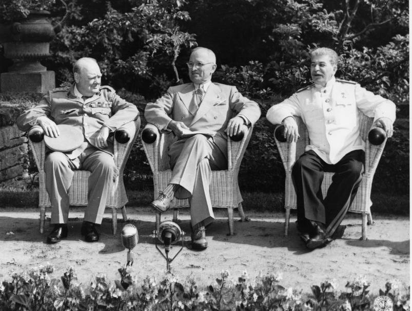 премьер министр уинстон черчилль фото