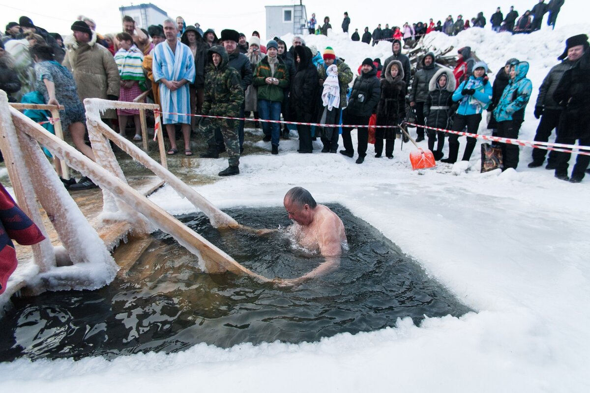 крещение купание в проруби фото