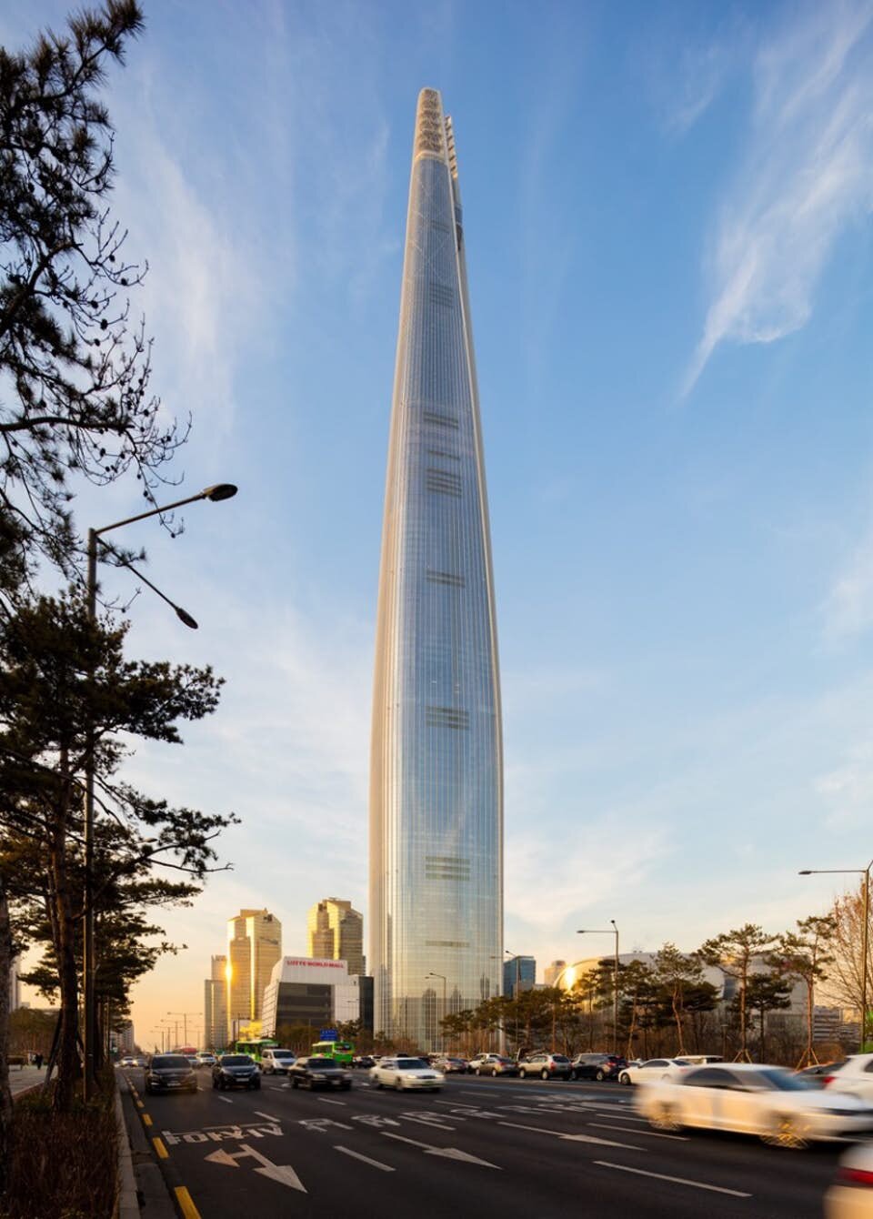башня lotte world фото