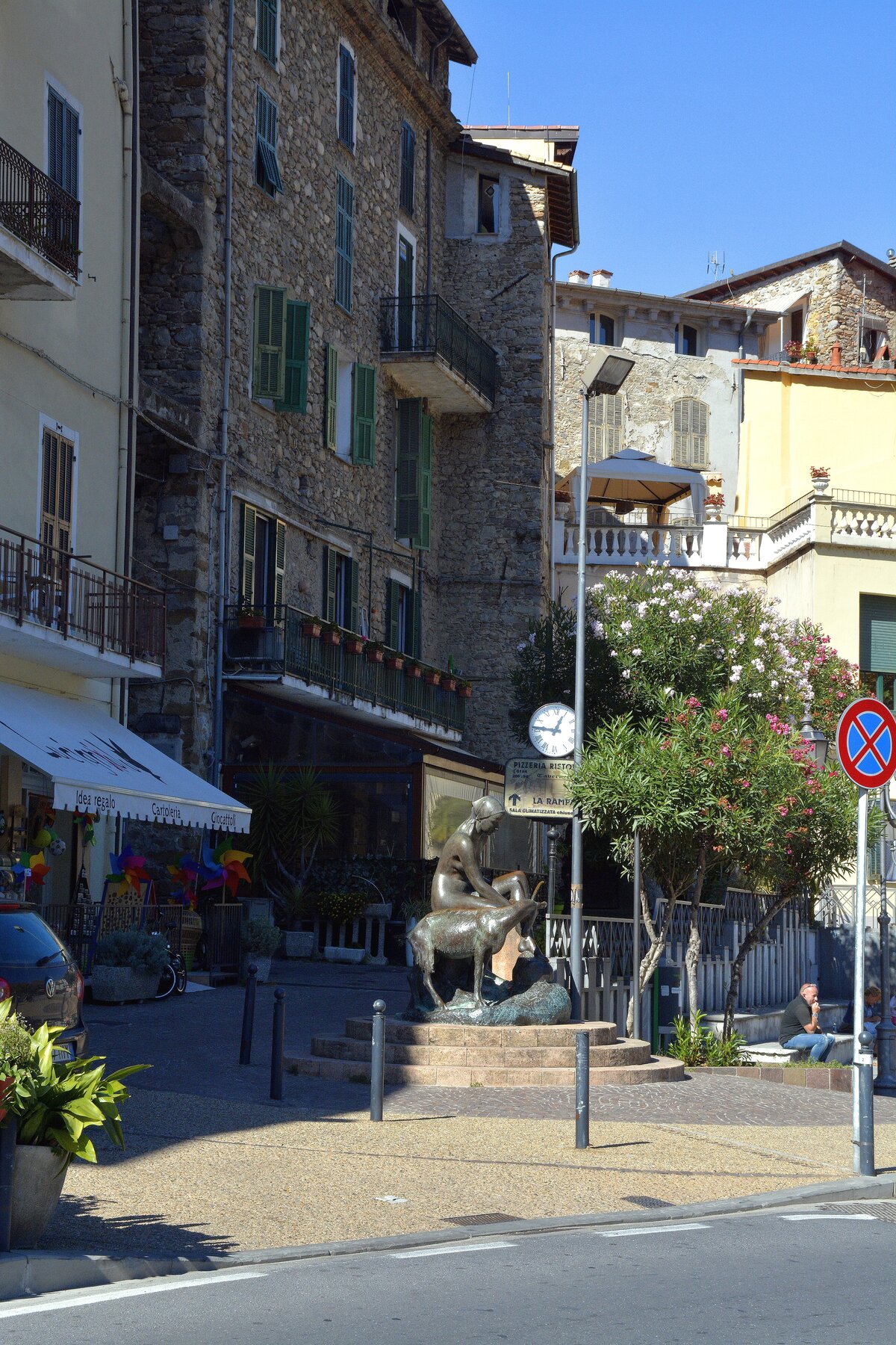 cr tine sainte-claire, 06570 saint-paul-de-vence, франция парковка фото