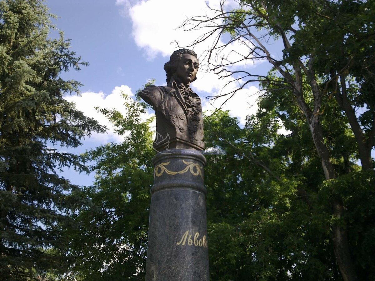 памятник николаю львову в торжке фото