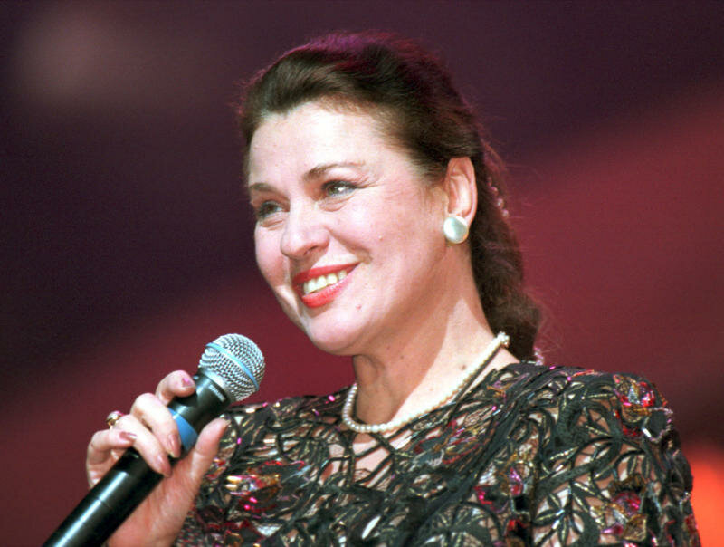 spisok-rossiyskih-sovetskih-pevits-porno-mamki-pyanih