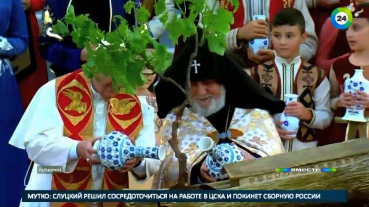 крест папы римского фото
