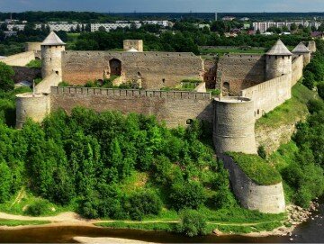 крепость ивангород фото