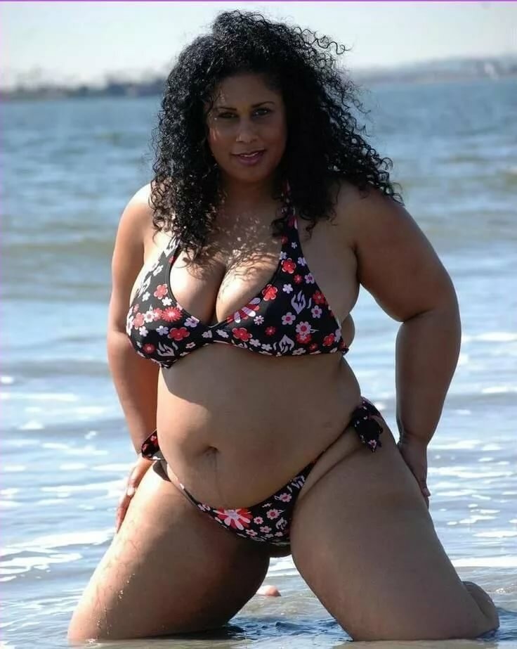 Young plump women in bikinis and friend fuck