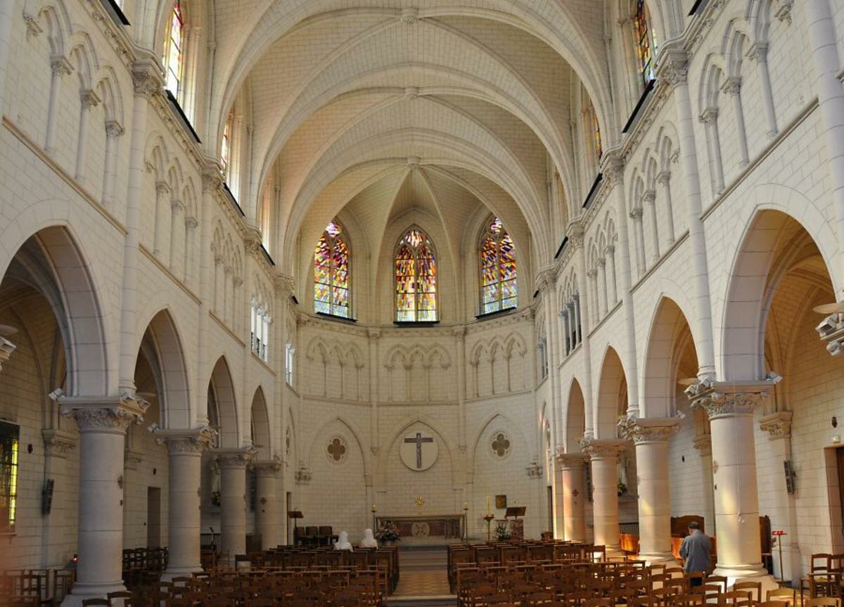 catholic church inside фото