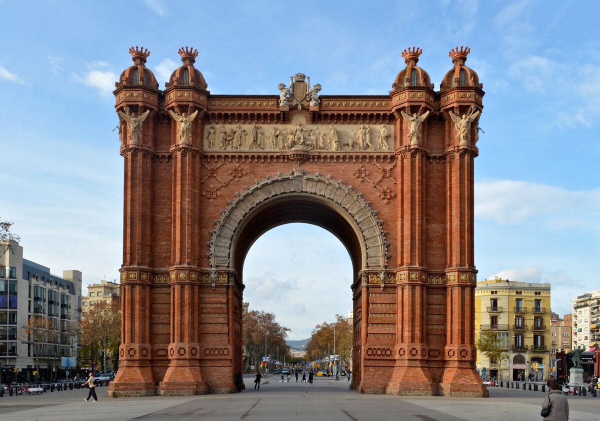 триумфальная арка барселона фото