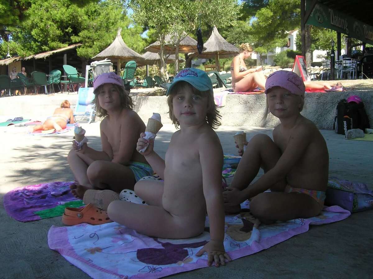 Nude family pics boys, young boyy sex tubes