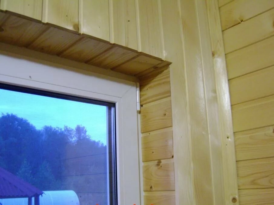 как отделать окна в деревянном доме