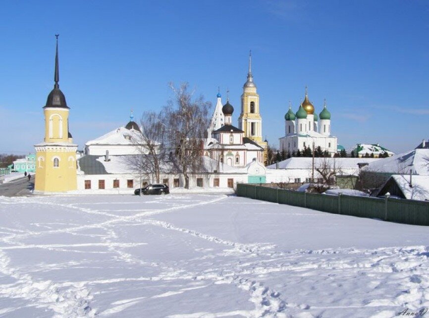 свято троицкий голутвин монастырь фото