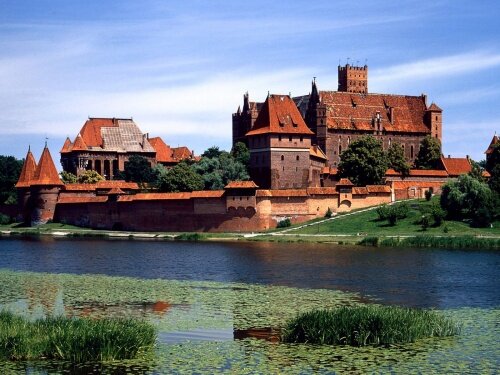 средневековый замок мальборк фото