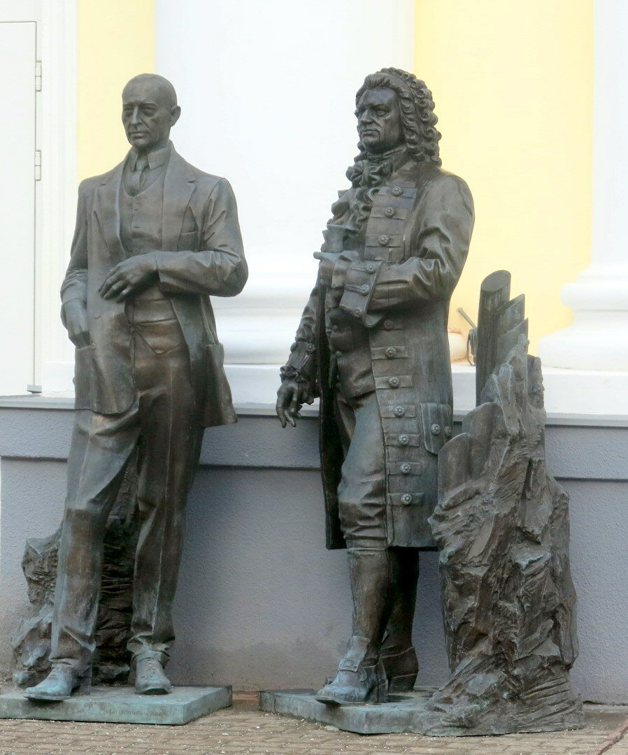 памятник татищеву и де геннину в екатеринбурге фото