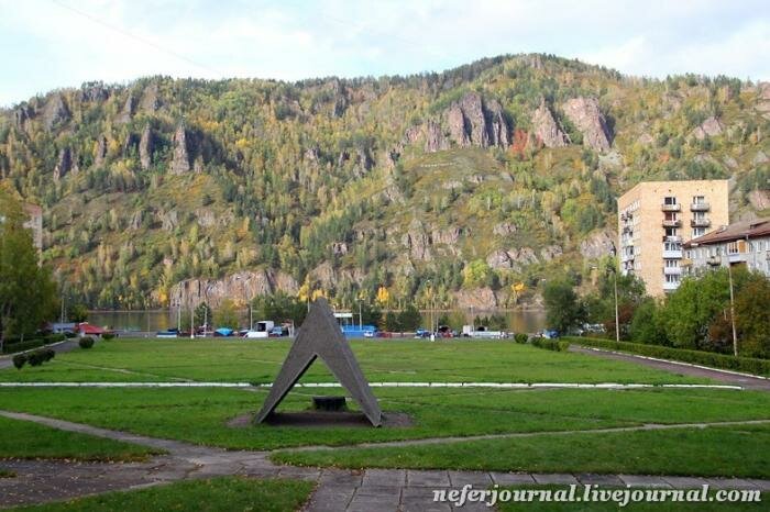 памятник бочкина дивногорск фото