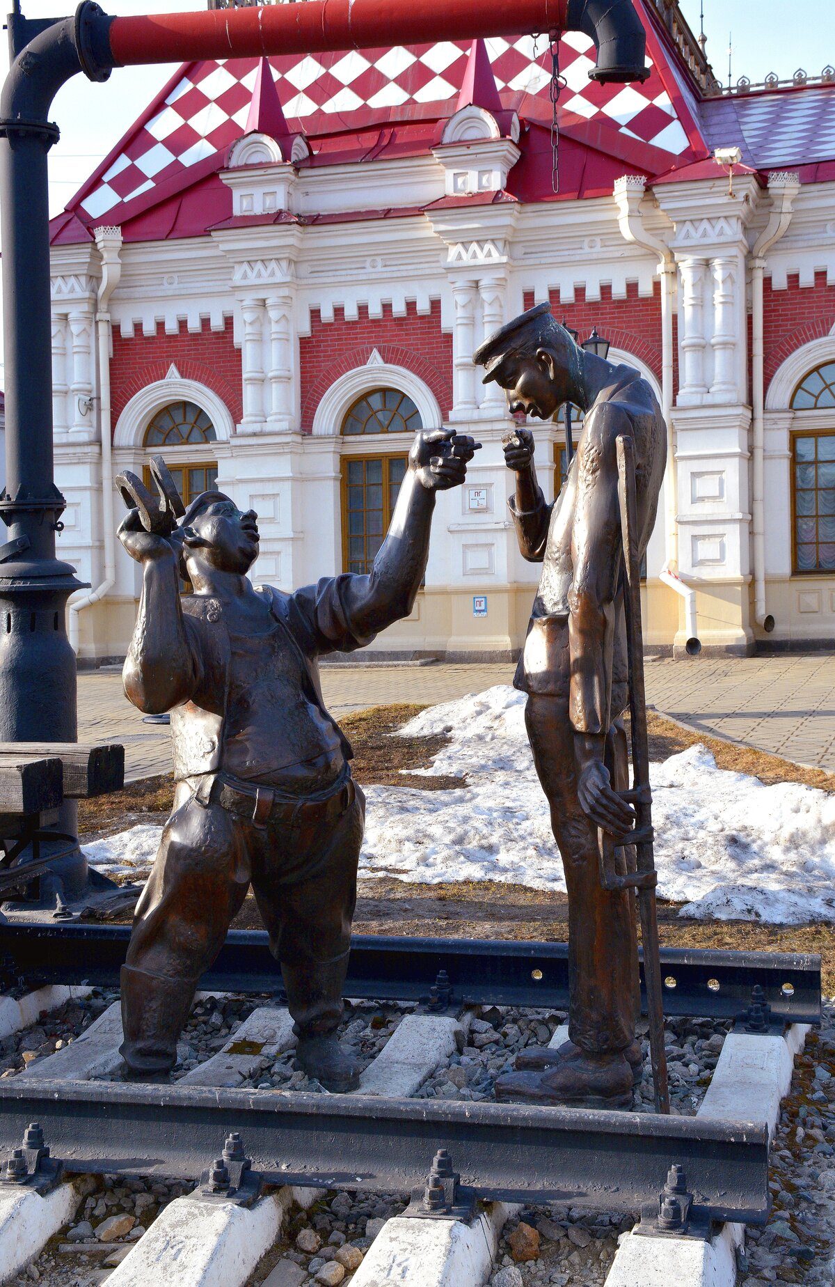 памятник старый вокзал екатеринбург фото