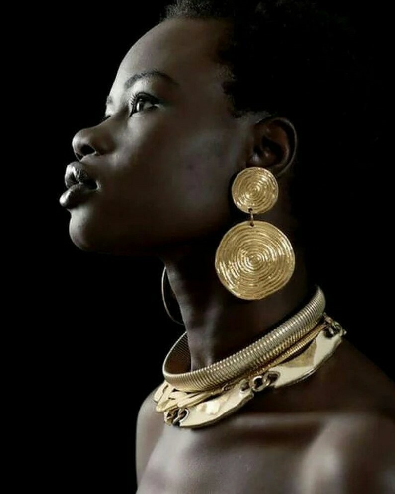 black-beauty-theme-tight