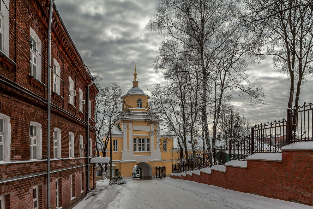 покровский монастырь хотьково ворота фото