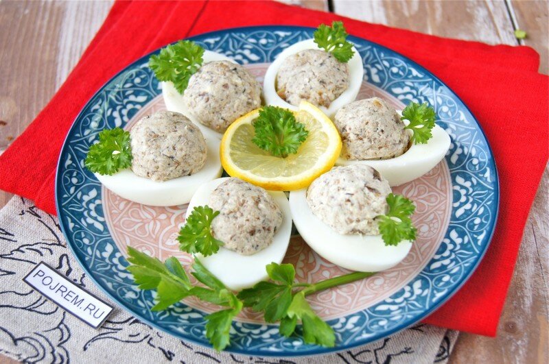 яйца фаршированные шпротами фото