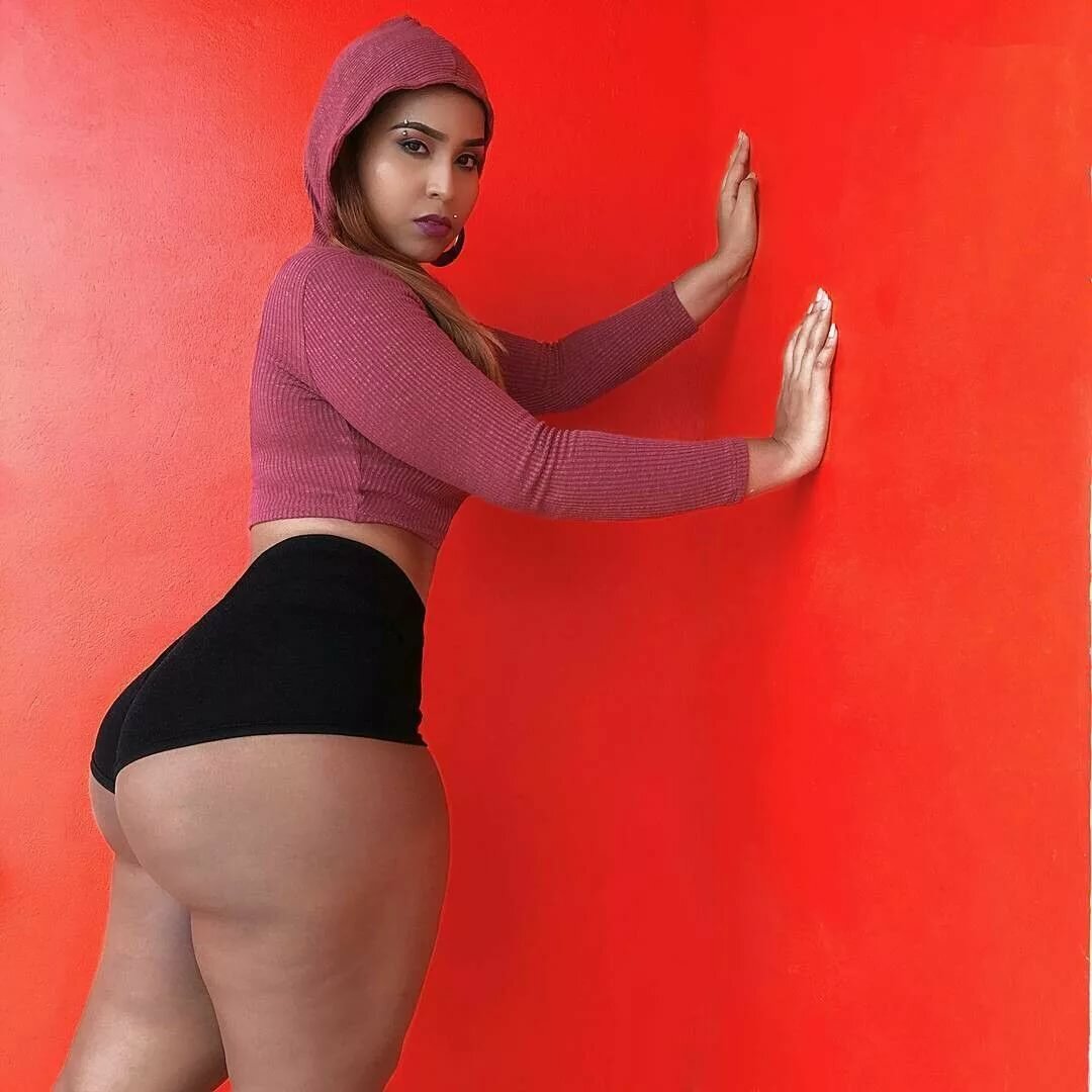 Arab thick lesbian