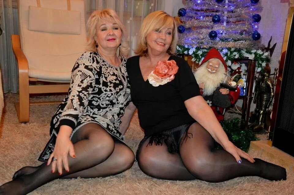 golie-ochen-krasivie-zhenshini-balzakovskogo-vozrasta