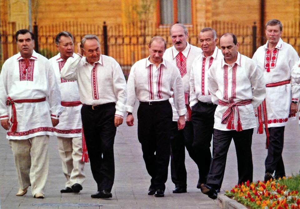 путин в вышиванке фото