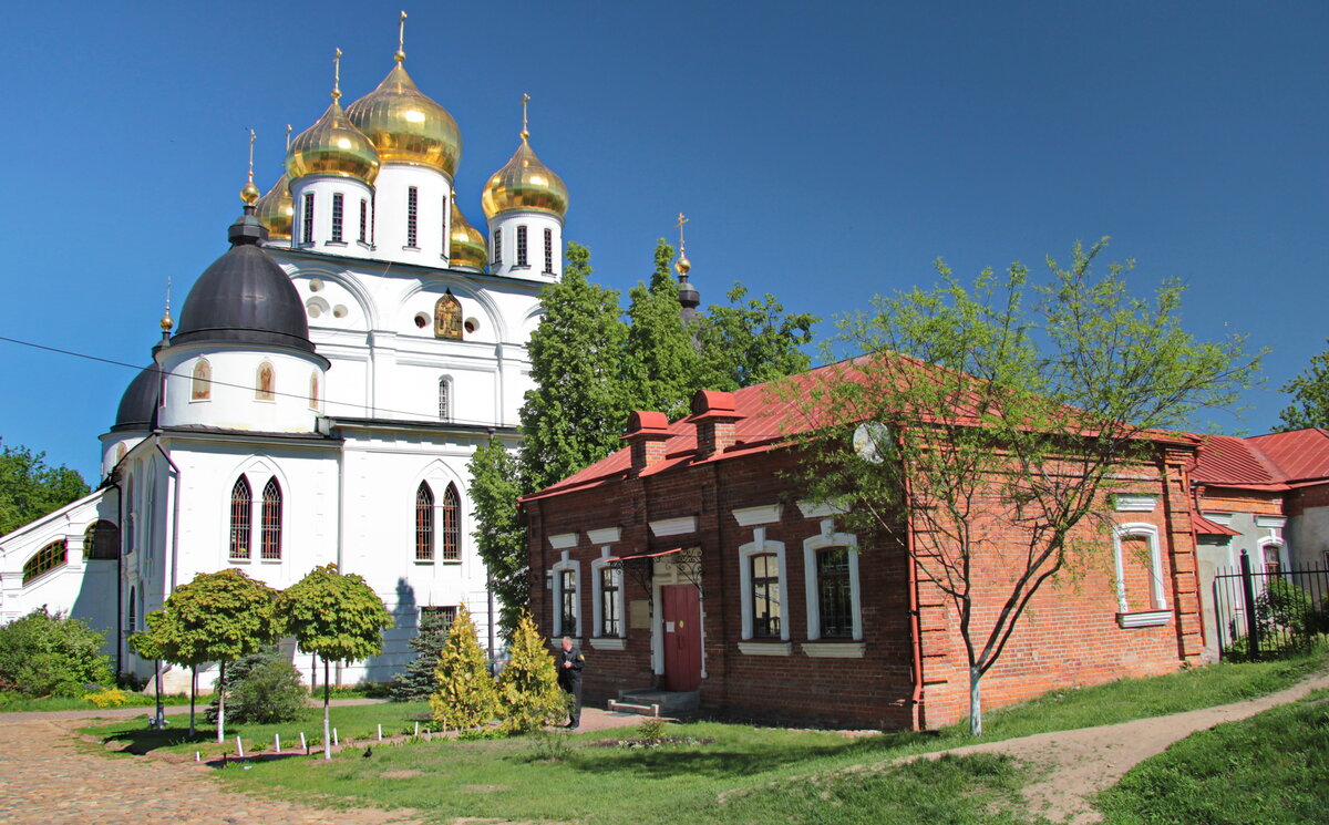 успенский собор в дмитрове фото