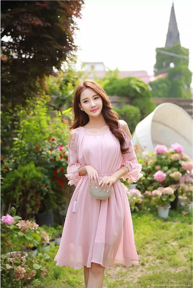 screaming-rough-pearl-asian-girl-wet