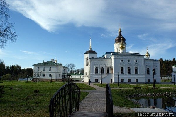 Спасо-Елеазаровский монастырь фото